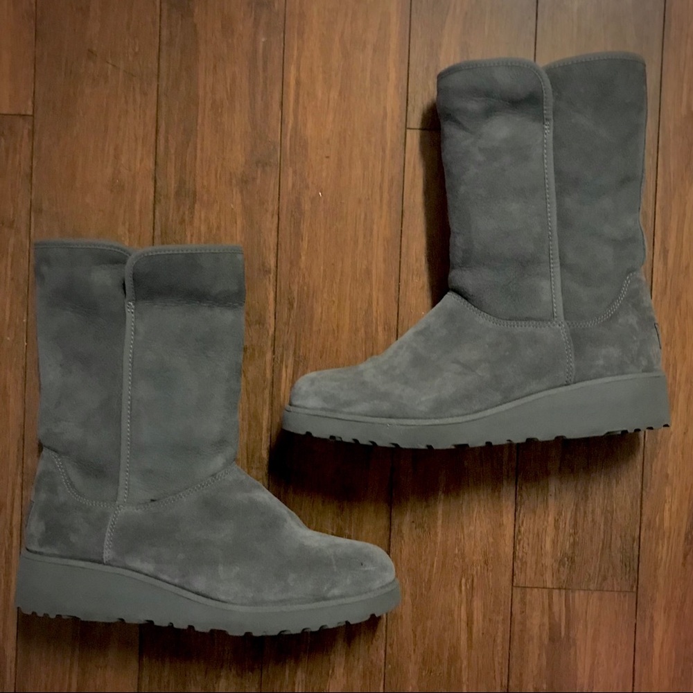UGG Amie Boots in Grey